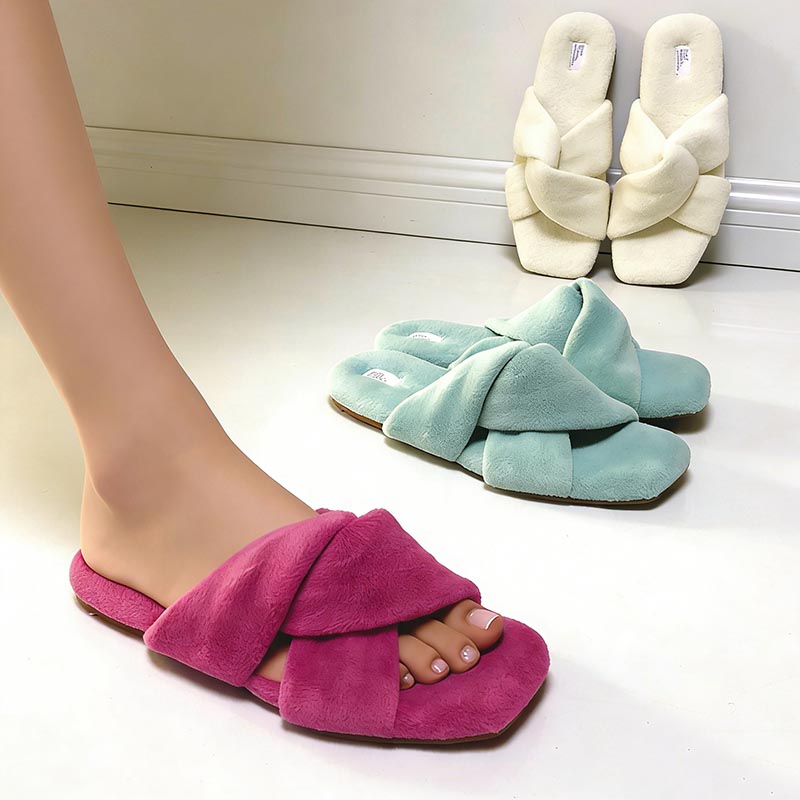 Surplus Stock Indoor Polar Fleece Slippers for Ladies